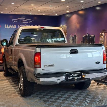 FORD F-250 3.9 XLT 4X2 CS DIESEL 2P MANUAL